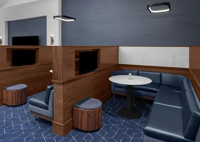 Courtyard By Marriott Center