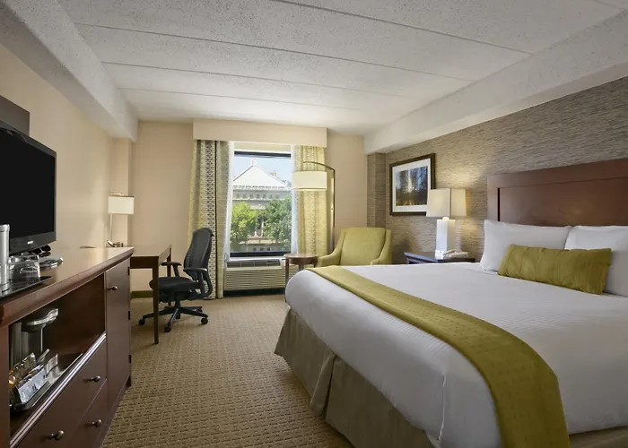 Hotel Courtyard By Marriott Center 4*