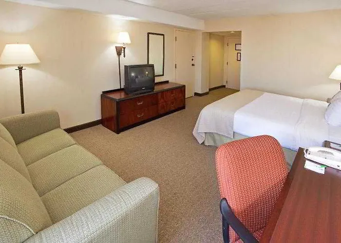Courtyard By Marriott Center Pittsburgh